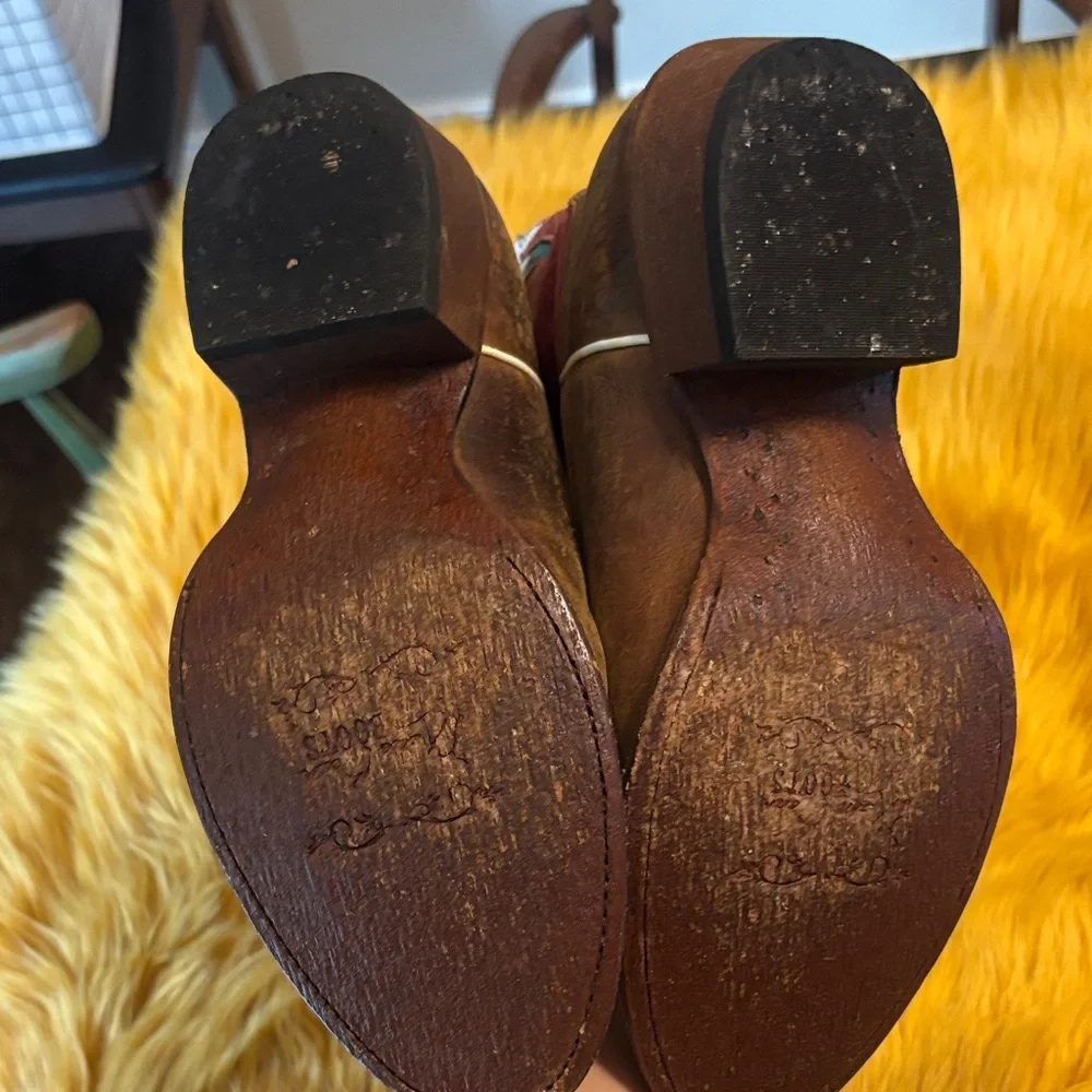 Macie Bean Red and Brown Western Boots with Native American Design size 9 - Picture 2 of 6